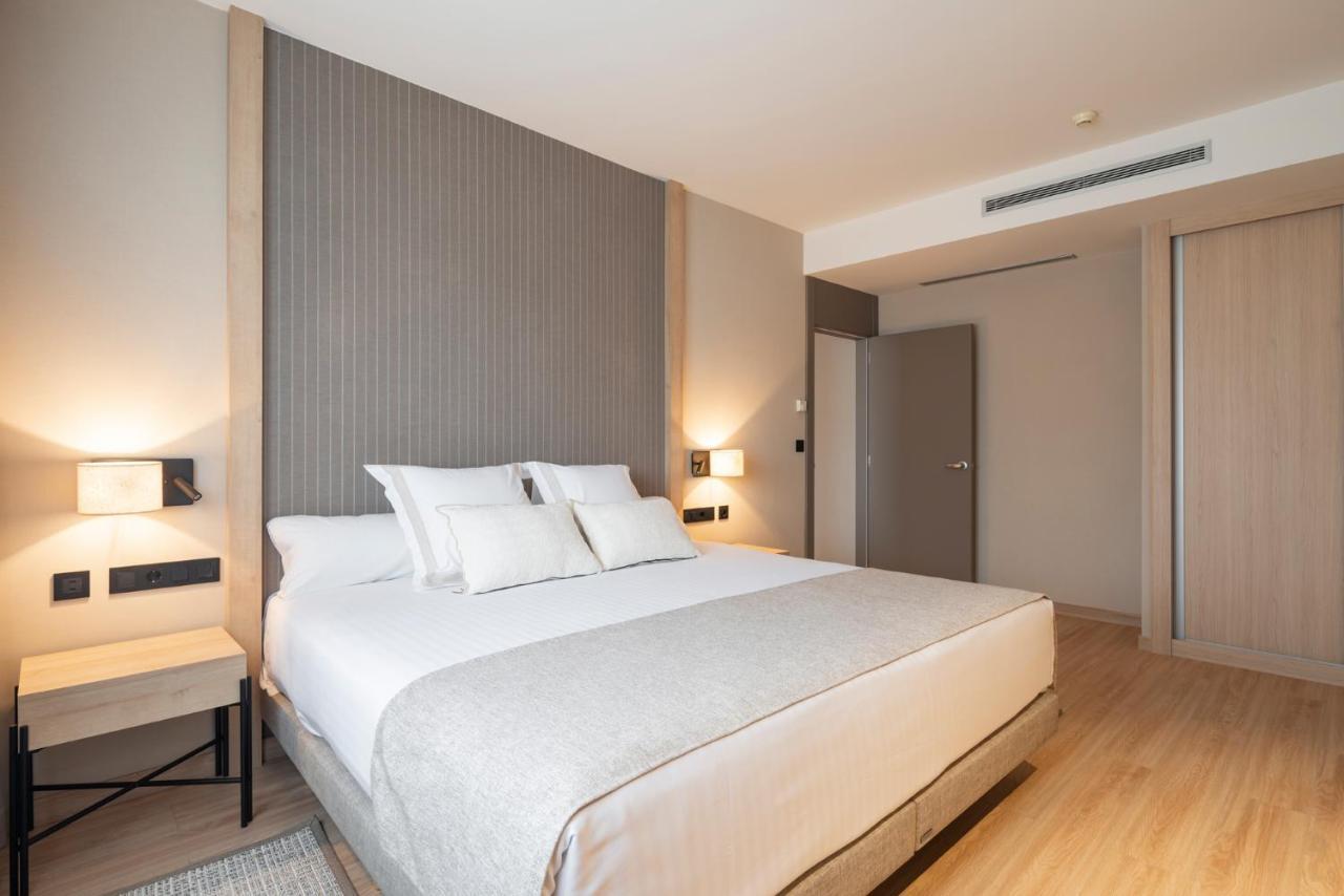 Aparthotel Attica21 As Galeras Bastiagueiro Bagian luar foto