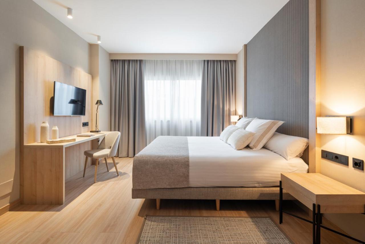 Aparthotel Attica21 As Galeras Bastiagueiro Bagian luar foto